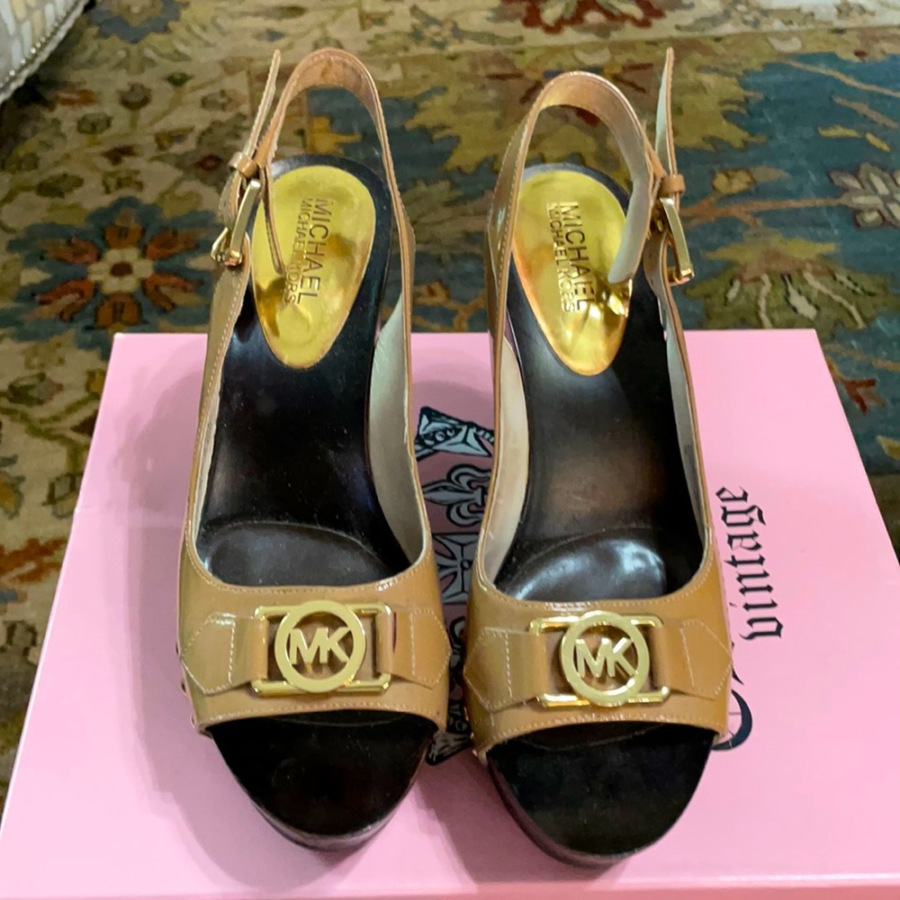 Michael Kors womens size 7 wedges